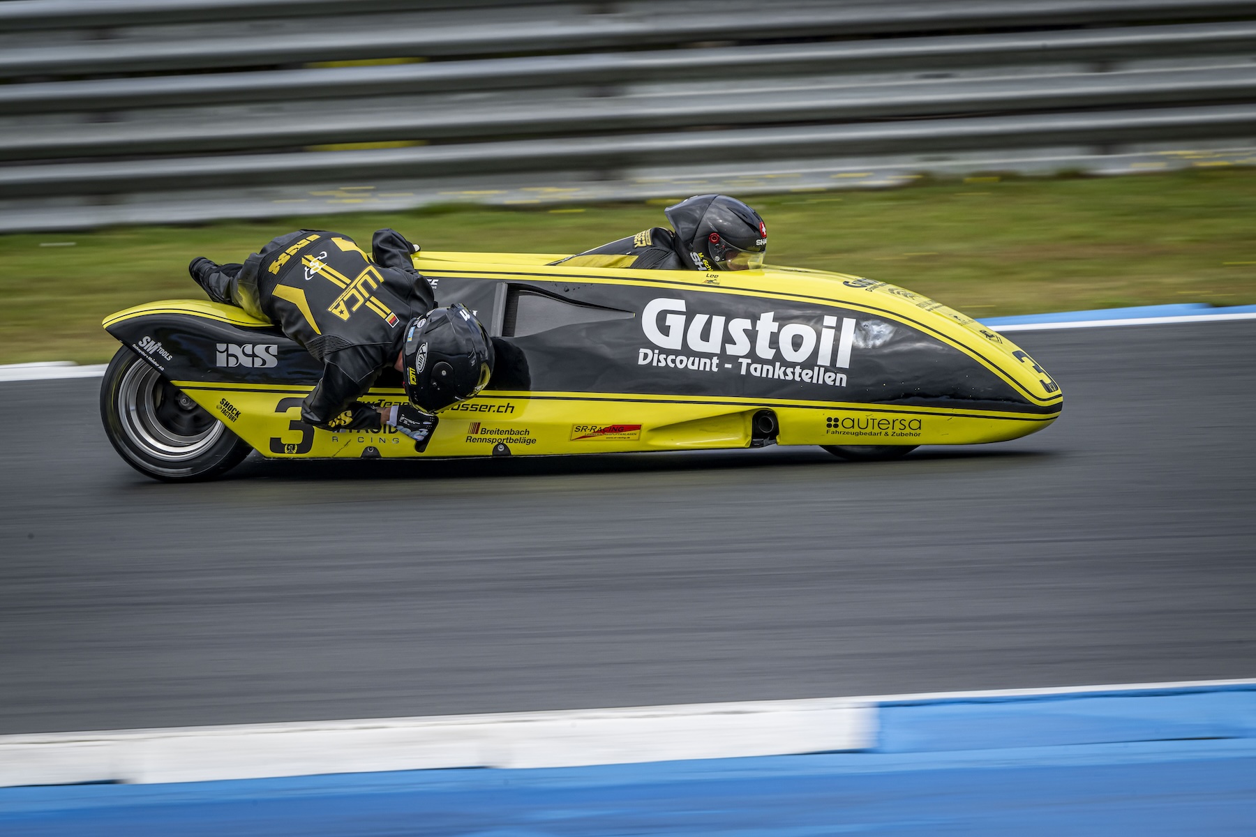 Sidecar: Zufriedene Gesichter und eine Pole für Schlosser