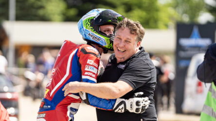 IDM SBK: Goldrichtige Wahl ermöglicht Sieg von Flo Alt