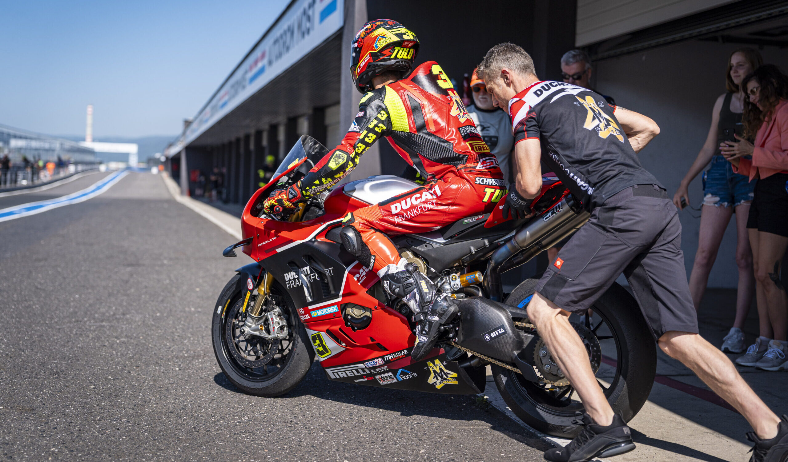 IDM SBK: Lukas Tulovic mit Fabelzeit zur Pole Position
