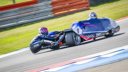 Sidecar: Payne/Rousseau setzen Messlatte mit Pole