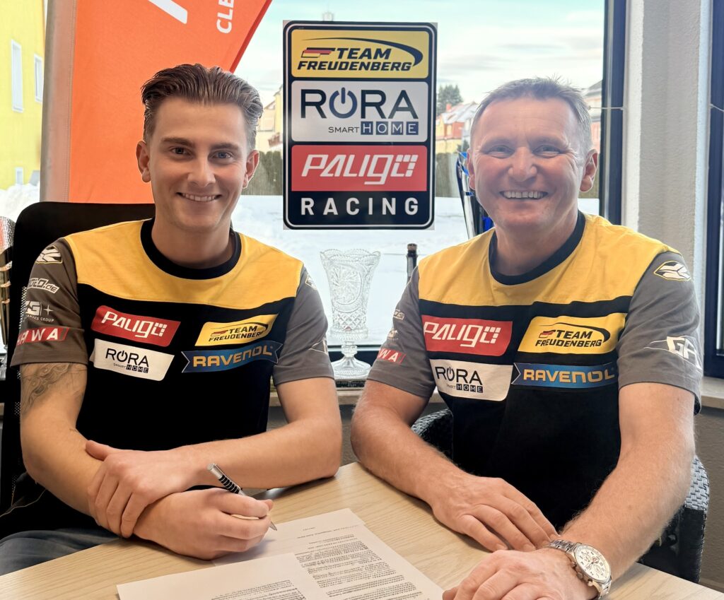 Ruben Bijman (li.) und Carsten Freudenberg setzen nach einjähriger Pause ihre Kapitel in der Sportbike-Klasse fort. Foto: Team Freudenberg